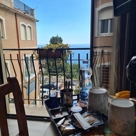 Bella Taormina Acomodação com café da manhã Exterior foto