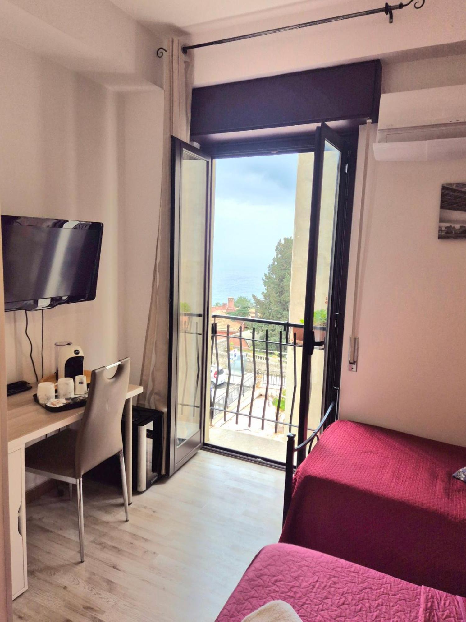 Bella Taormina Acomodação com café da manhã Exterior foto