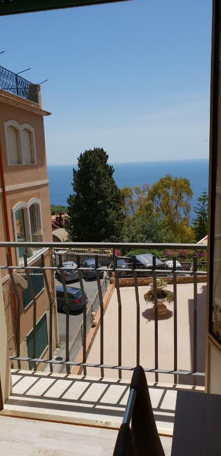 Bella Taormina Acomodação com café da manhã Exterior foto